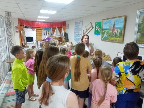 В Агрызе стартовал библиотечный лагерь «Книжная радуга»