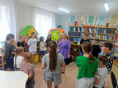 В Агрызе стартовал библиотечный лагерь «Книжная радуга»