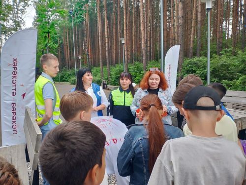 В День молодежи детям в Агрызе напомнили правила дорожного движения