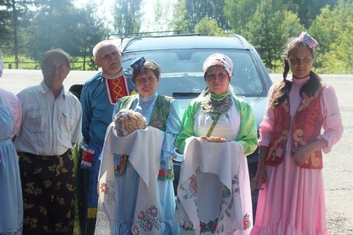 Әлнәш районы делегациясе – Кичкетаң җирлегендә