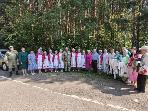 Әлнәш районы делегациясе – Кичкетаң җирлегендә