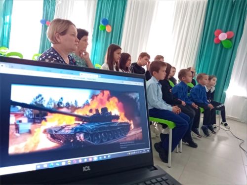 В школах Агрызского района дан старт проекта «Герои России - связь времен»
