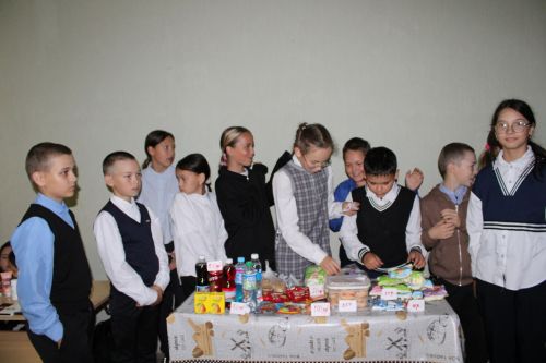 В Терсинской школе прошла благотворительная ярмарка в поддержку участников СВО