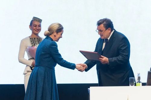 Начальник Управления ЗАГС Татарстана Эльвира Ахметова удостоена золотой медали Минюста России