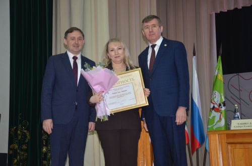 Мидхат Шагиахметов вручил награды жителям Агрызского района