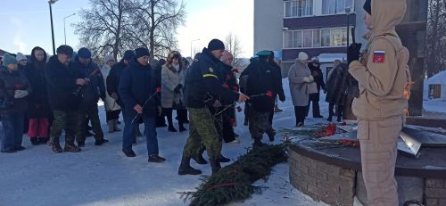 В Агрызе у Вечного огня почтили память защитников Отечества