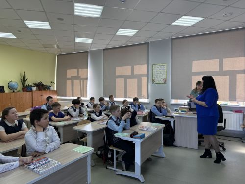Самокаты, велосипеды и световозвращатели: о чем говорили с учениками школы №4