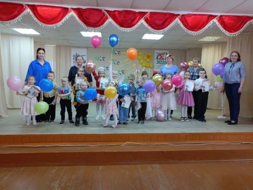 В Сарсак-Омгинской сельской библиотеке прошел конкурс чтецов «Подружитесь со стихами»