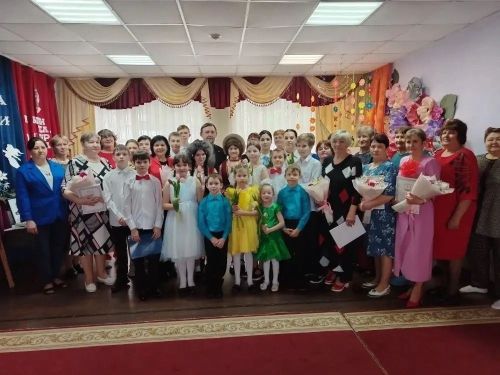 В приюте «Ласка» отметили Международный женский день праздничным концертом