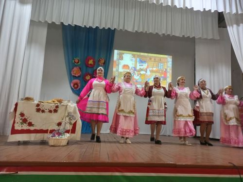 Коллектив «Ош вис-вис» из Пелемеша победил в отборочном туре «Радуги культур»