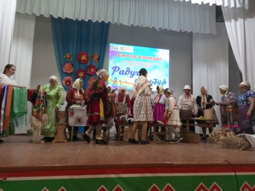 Коллектив «Ош вис-вис» из Пелемеша победил в отборочном туре «Радуги культур»