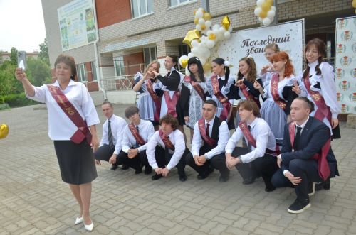 В городской школе №3 прозвенел “Последний звонок”