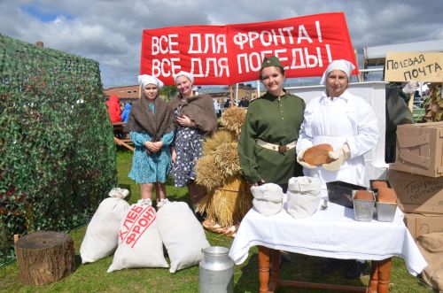 Полевая кухня, госпиталь и землянка: как работала инсталляция «Дорогами войны» в Агрызе