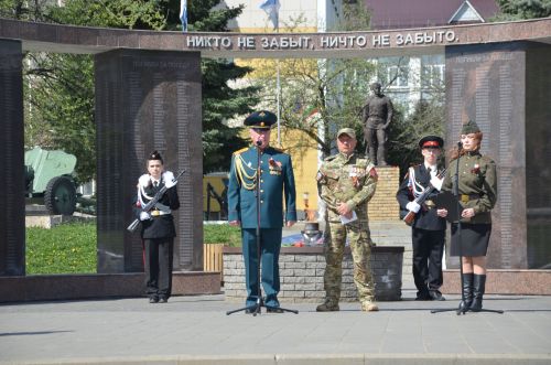 В Агрызе почтили память героев возложением цветов к Вечному огню