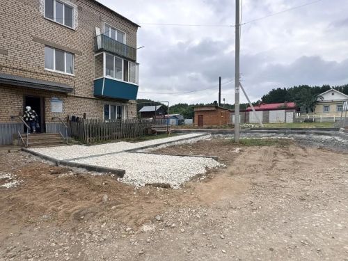 Республиканская программа «Наш двор»: текущие работы в Красном Бору