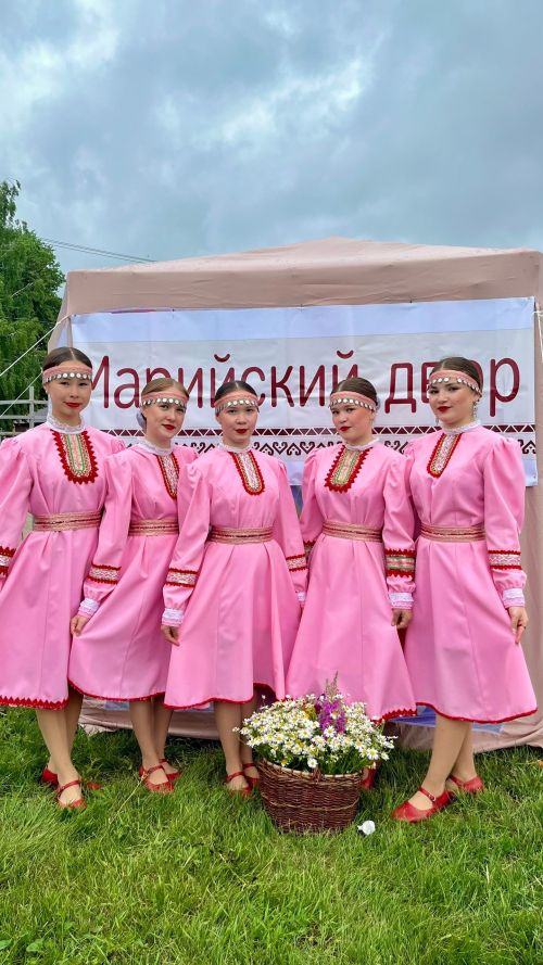 «Эр ӱжара» выступил с концертной программой на празднике в Каракулинском районе