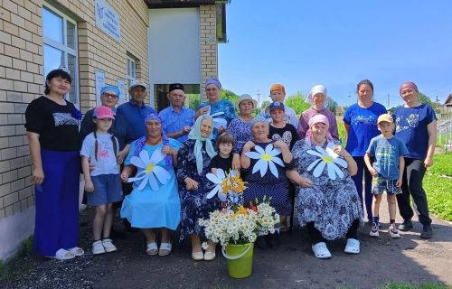 Салагыш мәдәният йортында «Ромашкалы аланда» исемле бәйрәм узган