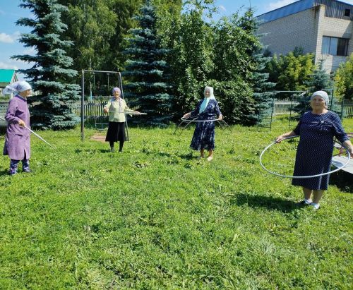 Салагыш мәдәният йортында «Ромашкалы аланда» исемле бәйрәм узган