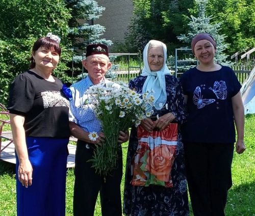 Салагыш мәдәният йортында «Ромашкалы аланда» исемле бәйрәм узган