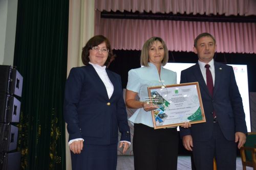 В Агрызе наградили лучших педагогов и руководителей образовательных учреждений