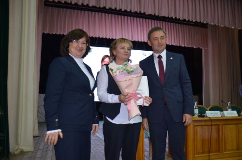 В Агрызе наградили лучших педагогов и руководителей образовательных учреждений