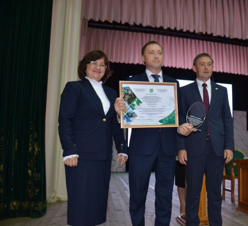 В Агрызе наградили лучших педагогов и руководителей образовательных учреждений