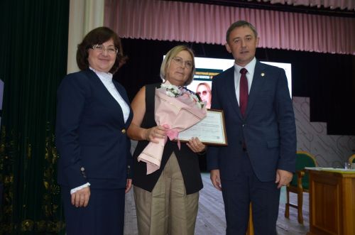 В Агрызе наградили лучших педагогов и руководителей образовательных учреждений
