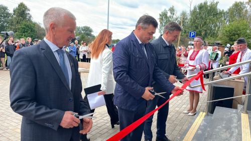 В Кадряково открыли многофункциональный центр с Домом культуры и библиотекой