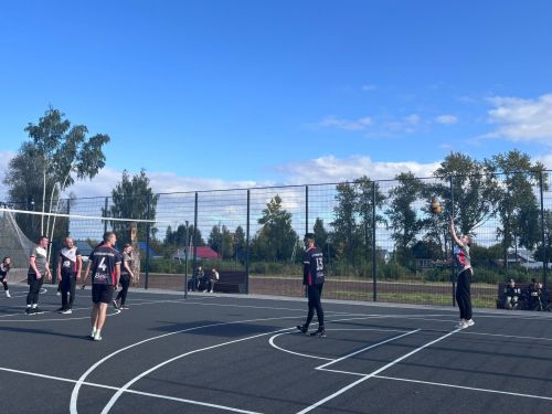В Агрызе открыли новую многофункциональную спортивную площадку в парке «Локомотив»