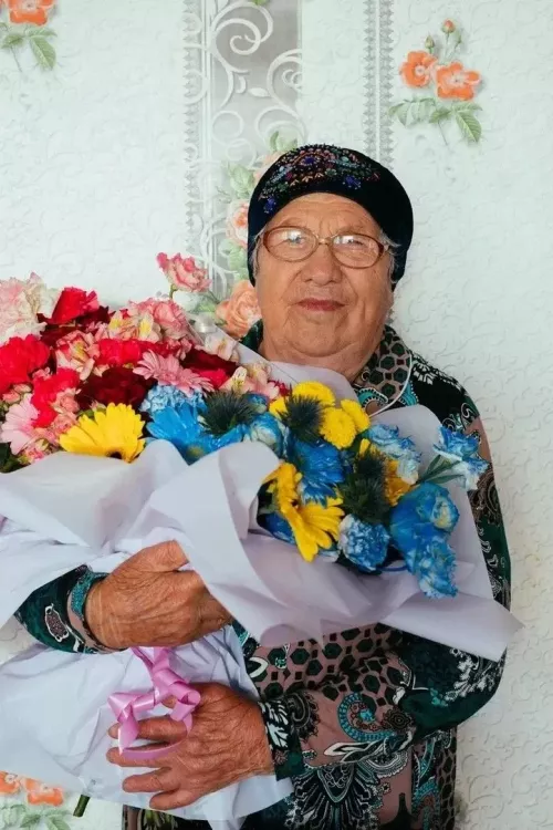 Өлкәннәрнең йөзе нурлы була