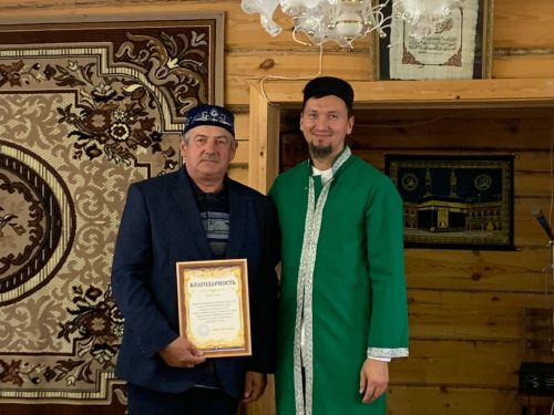 Кодаш мәчетенең 20 еллыгы уңаеннан оештырылган дини бәйрәм барышында бүләкләүләр булды