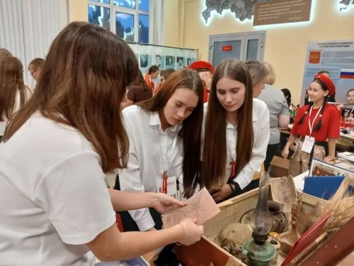 Команда Красноборской школы приняла участие в региональном слёте «Хранители истории»