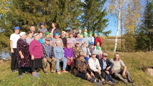 Для пожилых жителей Бим и Пелемеша организовали праздник на природе