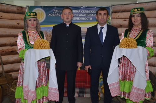 Авыл хезмәтчәннәре бәйрәме