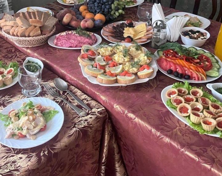 Коръән ашларын кафеларда, мәчетләрдә уздыру “мода”га керде.. акчаңны түлисең дә, мәшәкате юк..