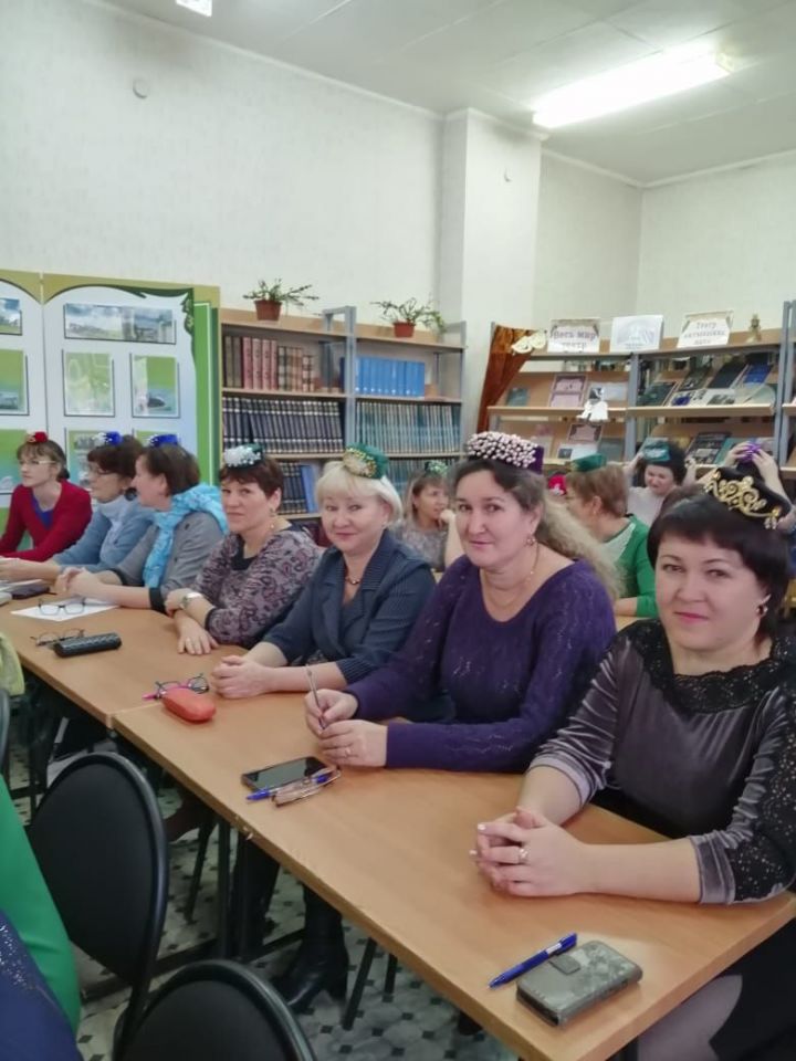 Сегодня в Агрызском районе около 700 человек проверили свои знания татарского языка