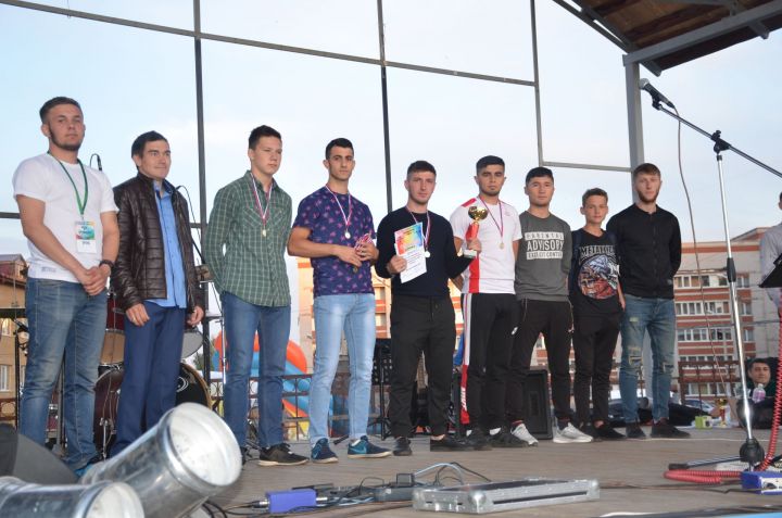 Состоялось награждение победителей летнего кубка по мини-футболу