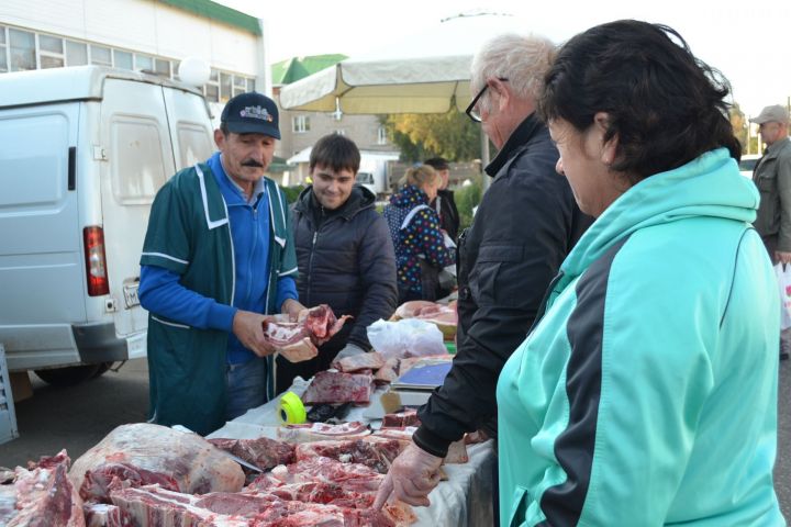 Сегодня проходит ярмарка