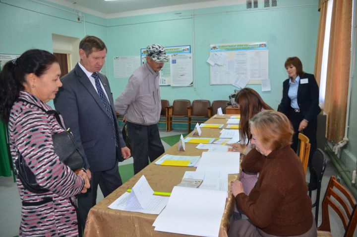 Сорок девять избирательных участков в Агрызском районе открыли свои двери