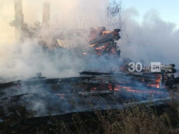 Ранним утром на пожаре погиб человек