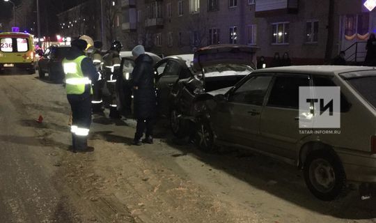 Пьяный лихач протаранил три авто, но остался жив