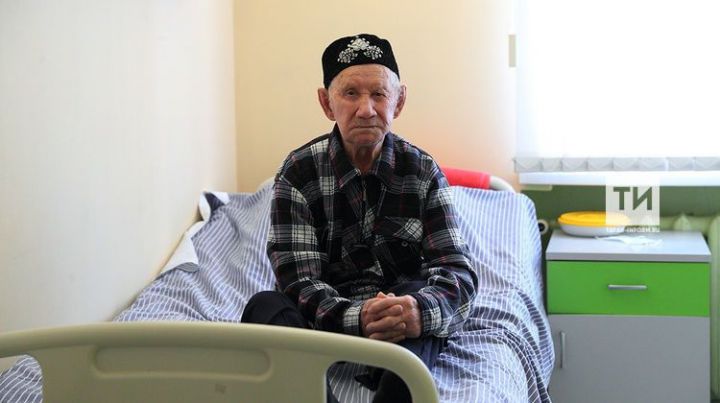 «За 90 лет ни разу не болел»: Как ветерана войны спасли от опухоли в Татарстане