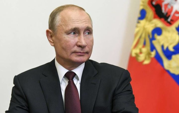 Путин рассказал, что внуки звонят ему на работу в Кремль