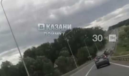 На видео попал момент ДТП с тремя погибшими под Казанью