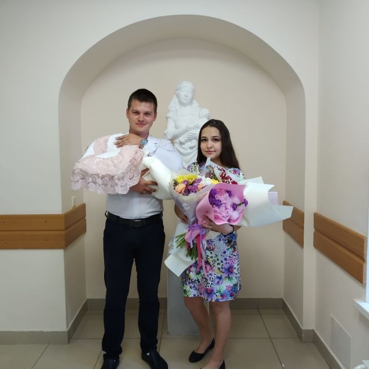 В день «Семьи, любви и верности» в Татарстане выдан 300 тысячный сертификат материнского капитала