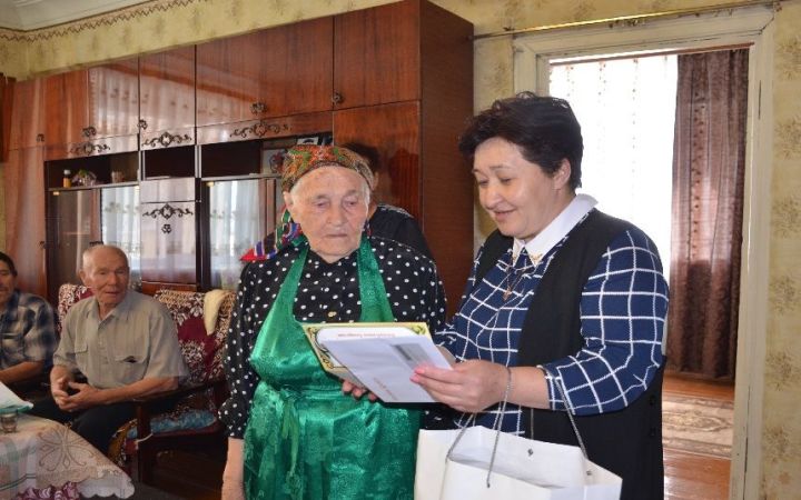 90-летняя Александра Бочкарева из Агрыза рассказала, что такое счастье