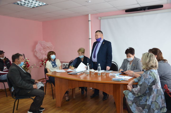 На встрече с председателем Елабужского отделения Всероссийского общества слепых обсудили наболевшие вопросы
