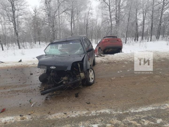 В Татарстане при столкновении автомобилей пострадали два человека