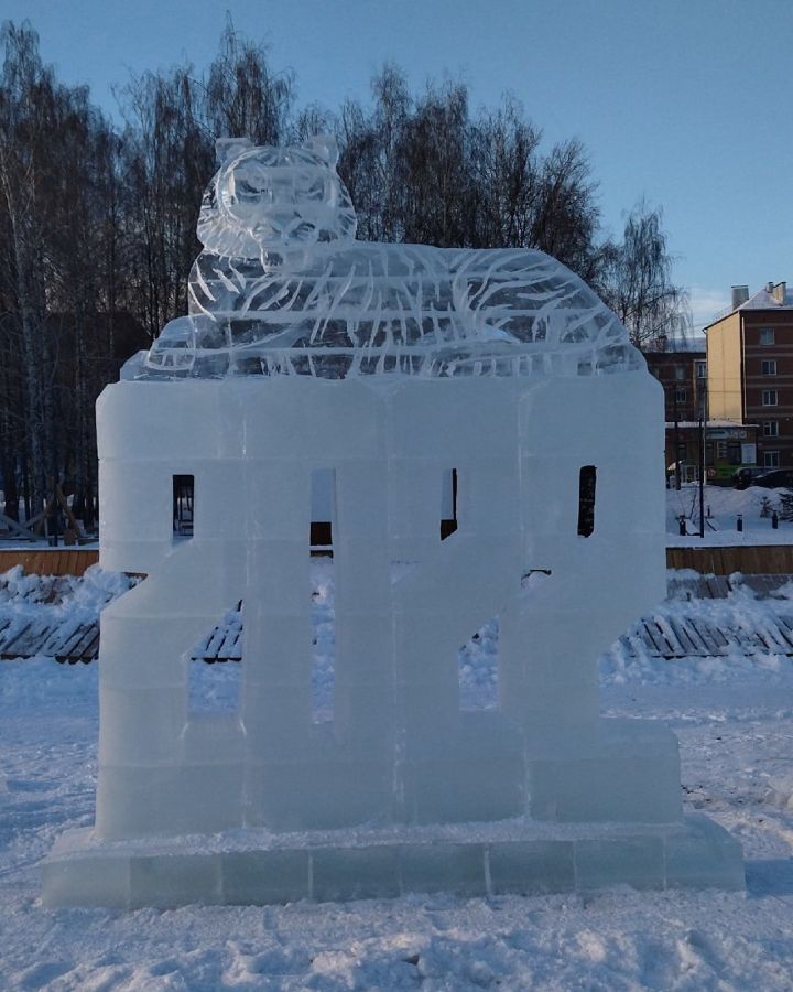 В Агрызе приступили к строительству Ледового городка (ВИДЕО)