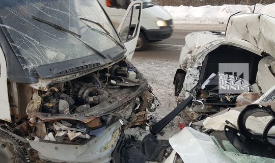 Смертельное ДТП в Татарстане: Водитель легковушки вылетел на встречку и погиб в столкновении